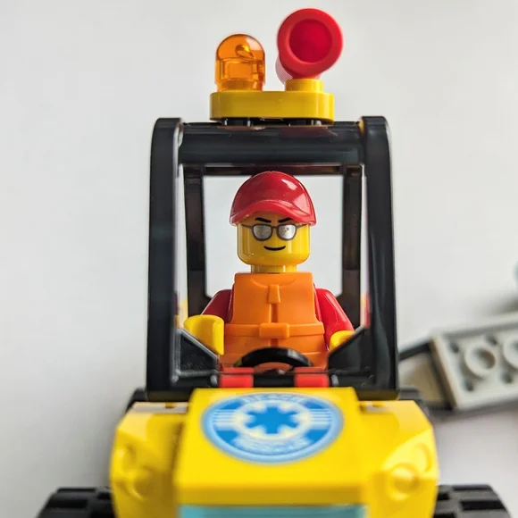 SOLD LEGO City Beach Rescue set - Picture 3 of 4